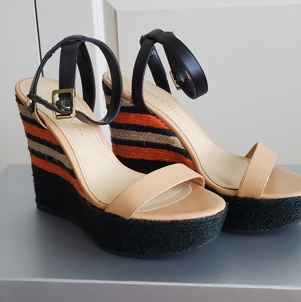 Charles and Keith Espadrille Platform Wedg…